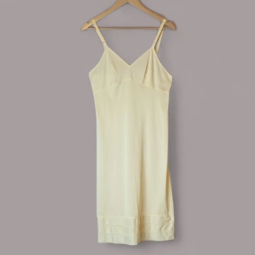 VTG LORRAINE Women’s Lace Trim Full Slip Nightgown, size 36 Tall